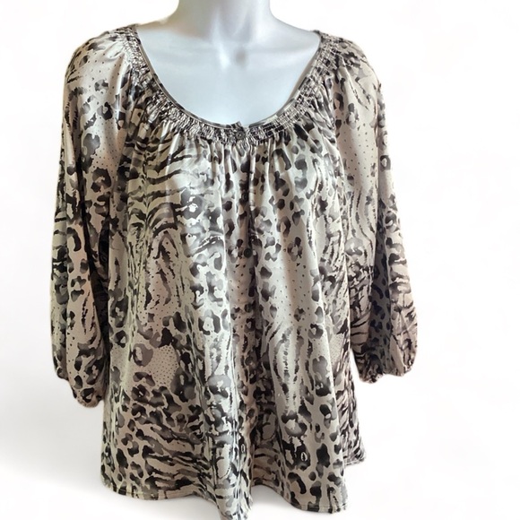 Express Tops - Express button down silky blouse